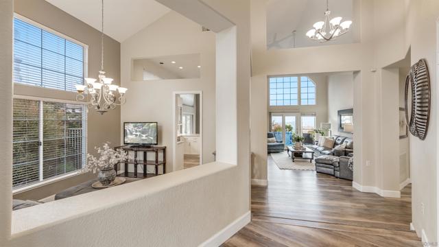 2352 Rock Crest Gln, Escondido CA: https://media.crmls.org/mediaz/043a4e98-ecc2-4f68-bfa4-5ed7124f4838.jpg
