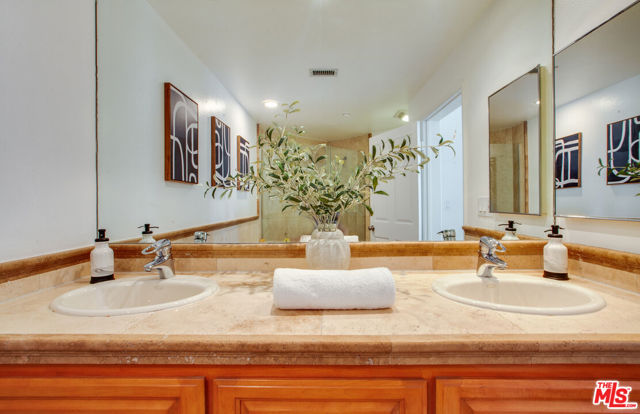 Drew Fenton | 12000 Goshen Avenue Los Angeles CA | MLS: 7335445 Drew Fenton | 12000 Goshen Avenue Los Angeles CA | MLS: 7335445