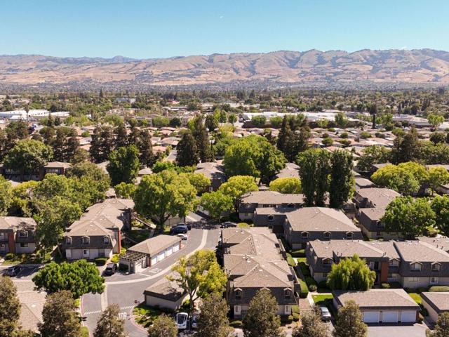 3226 Shadow Springs Place, San Jose CA: https://media.crmls.org/mediaz/043a7cba-caf5-42c5-b650-839473791d53.jpg