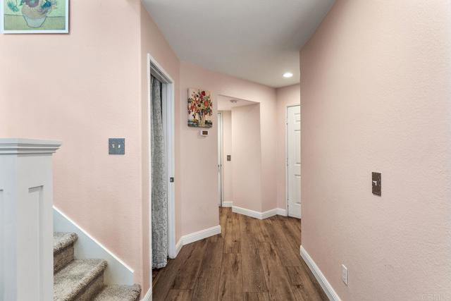 4610 Los Alamos Way, Oceanside CA: https://media.crmls.org/mediaz/043b51ee-78b7-40c4-a946-40bd1b3604a6.jpg