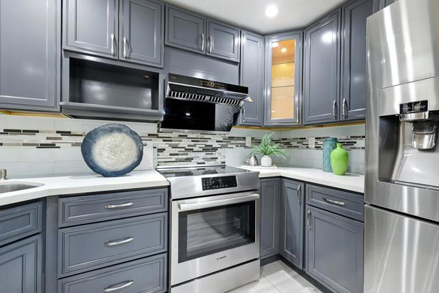 2452 W Bayshore Road, Palo Alto CA: https://media.crmls.org/mediaz/043b8f99-7baf-4bf5-956f-a850375882cf.jpg