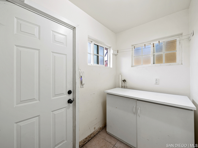 5949 Alleghany ST, San Diego CA: https://media.crmls.org/mediaz/043bd810-4406-4c13-8e53-493537c61b88.jpg