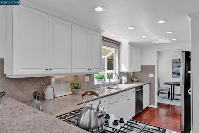 11373 Rampart Dr, Dublin CA: https://media.crmls.org/mediaz/043bff11-9bf9-4f91-b48a-8f84e0097f14.jpg