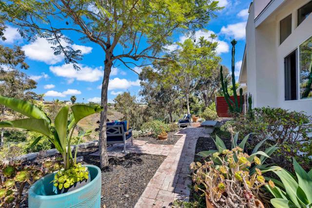 3467 Shawnee Rd, San Diego CA: https://media.crmls.org/mediaz/043db7b4-f93f-4ee4-833f-ab415c618f75.jpg