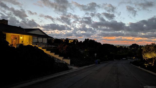 2435 Paseo Dorado, La Jolla CA: https://media.crmls.org/mediaz/043de5a6-0a95-4583-8d41-5374e74a2338.jpg