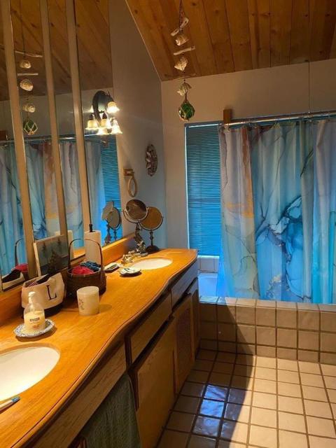 341 Metalwood Drive, Soquel CA: https://media.crmls.org/mediaz/043e05e3-8295-49b9-8979-5d36180d0573.jpg