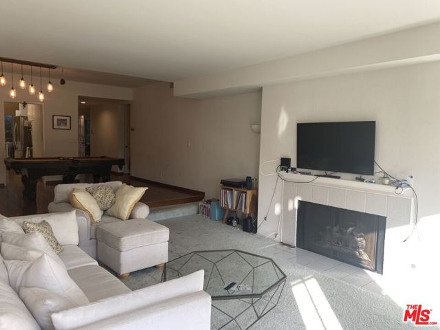 4346 Redwood Avenue, Marina del Rey, California 90292, 2 Bedrooms Bedrooms, ,2 BathroomsBathrooms,Condominium,For Sale,Redwood,24427517