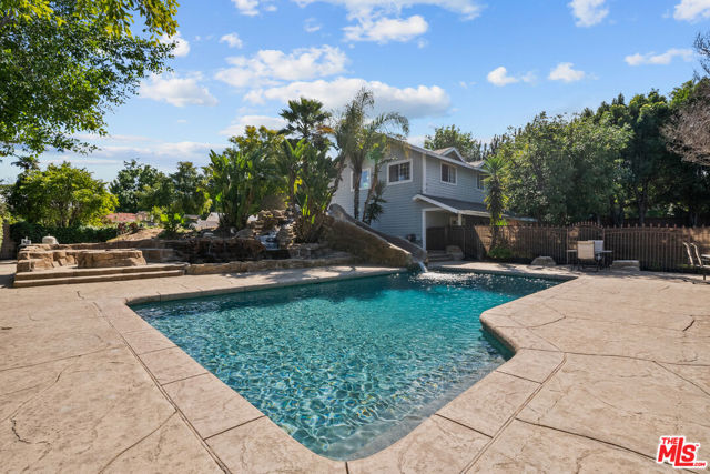 5656 Penfield Avenue, Woodland Hills CA: https://media.crmls.org/mediaz/043ecc40-8e23-491e-8206-d47eb32063d7.jpg