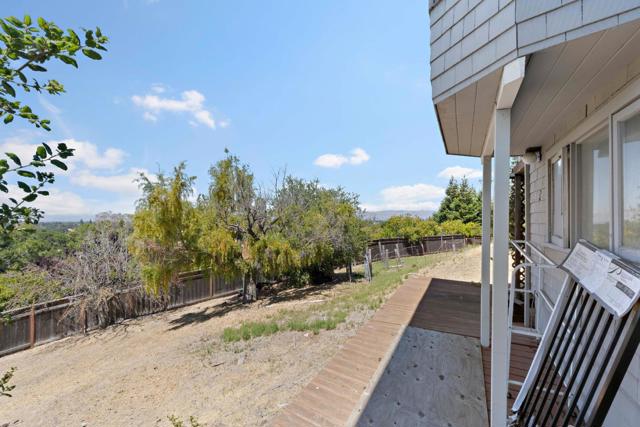 11552 Hillpark Lane, Los Altos CA: https://media.crmls.org/mediaz/043ee329-a2bc-405a-a452-f83ca5a7e5e4.jpg