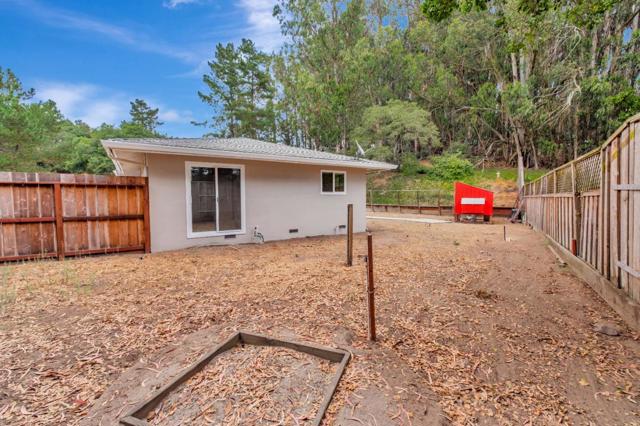 121 Pine Tree Avenue, Aromas CA: https://media.crmls.org/mediaz/043f0498-6a48-437f-9739-8e5e48ac4ec0.jpg
