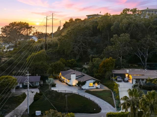 Image 3 of 69 For 323 Glencrest Drive