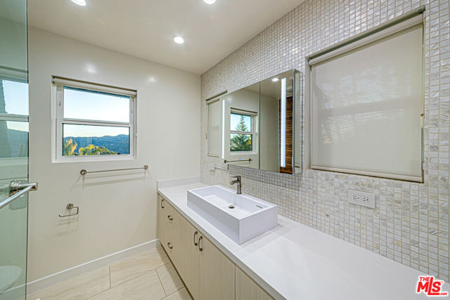 Image 34 of 56 For 3001 Cloudcrest Road