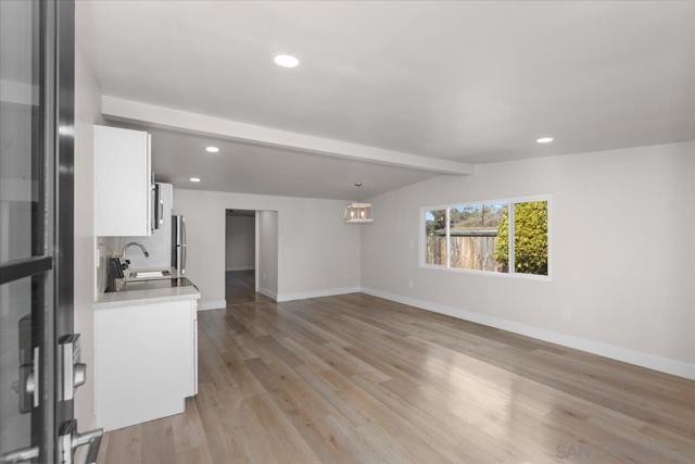 9255 Fairlawn St, Santee CA: https://media.crmls.org/mediaz/0440a287-0ffa-4da8-b4df-c8a7d6c5a3e2.jpg