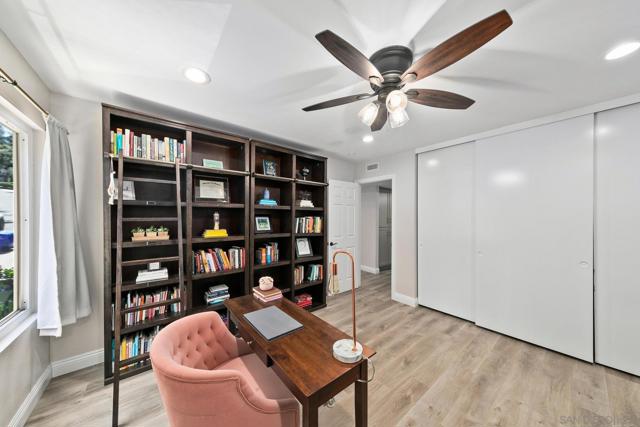 4366 Caminito Pintoresco, San Diego CA: https://media.crmls.org/mediaz/0440cdad-dffa-4790-bc38-070506bef3af.jpg