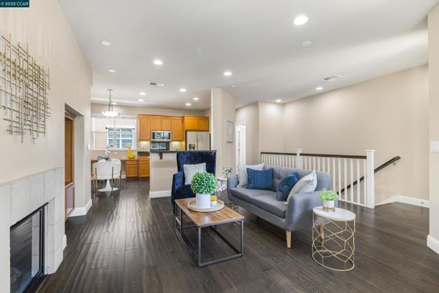 1121 Haven Street, Martinez CA: https://media.crmls.org/mediaz/044107ce-7678-42af-8017-74ea89178966.jpg