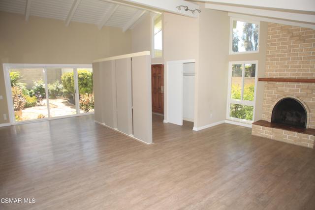 4518 Henley Court, Westlake Village CA: https://media.crmls.org/mediaz/04410df7-941e-4e42-9bd9-42148a1ba5d5.jpg