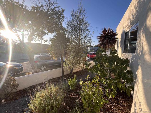 4603 35th St, San Diego CA: https://media.crmls.org/mediaz/04411330-30ad-450b-9dc3-65e745a4f981.jpg