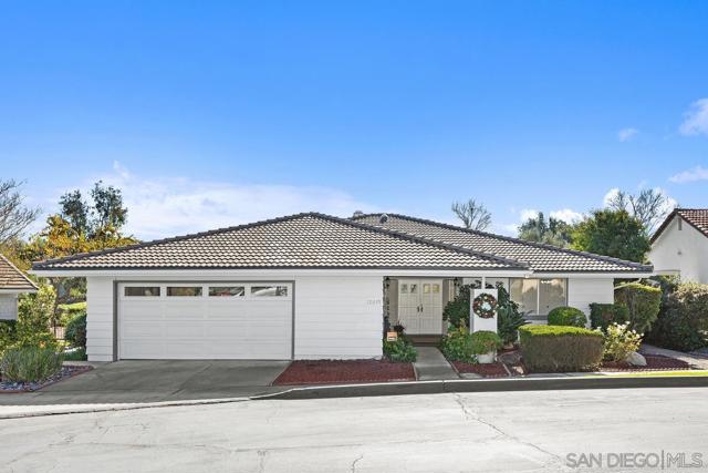 12039 Caminito Cadena, San Diego CA: https://media.crmls.org/mediaz/044142b1-4d9e-401e-9c95-d30d93c66762.jpg