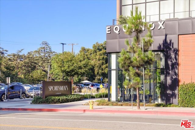 12938 Valleyheart Drive, Studio City CA: https://media.crmls.org/mediaz/04428458-7545-47f2-a83c-fb9d7bc3dc7e.jpg