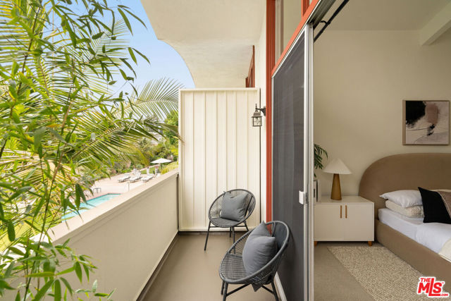 13245 Fiji Way, Marina del Rey CA: https://media.crmls.org/mediaz/04435bb4-6444-4fed-8357-f3f2da67f7e5.jpg