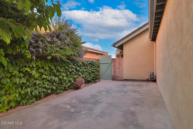 3487 E Barca Street, Camarillo CA: https://media.crmls.org/mediaz/0443741b-d8fe-41d6-812c-47f6bc69b532.jpg