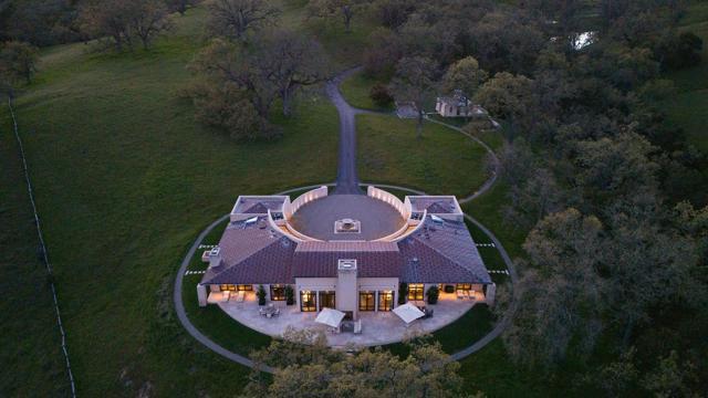 20 Long Ridge Trail, Carmel CA: https://media.crmls.org/mediaz/04439047-0443-46d5-afd6-a0b9b78b5082.jpg
