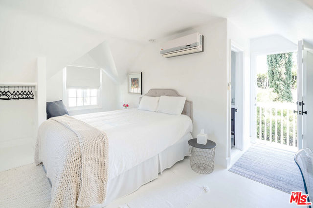10736 Le Conte Avenue, Los Angeles CA: https://media.crmls.org/mediaz/0443cf30-cb7f-4552-b40d-a5c1d23bc7df.jpg