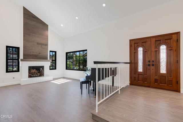 Detail Gallery Image 13 of 49 For 1093 Evenstar Ave, Westlake Village,  CA 91361 - 5 Beds | 2/1 Baths