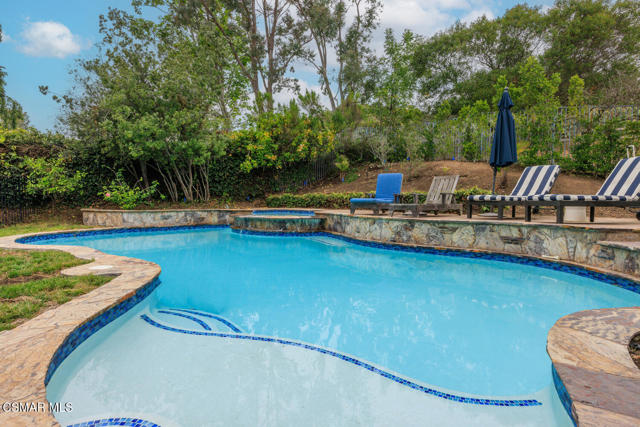 5419 Via Olas, Newbury Park CA: https://media.crmls.org/mediaz/04451536-cc90-4b10-a93c-70d7d9d8f021.jpg