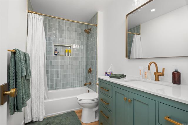 Detail Gallery Image 13 of 27 For 334 S Myers St #1,  Oceanside,  CA 92054 - 2 Beds | 2 Baths