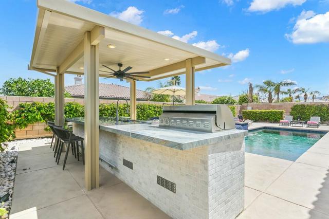 44830 Via Mirabel, La Quinta CA: https://media.crmls.org/mediaz/04455aa7-9b8e-49c2-a06c-f240484d5b11.jpg