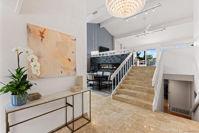 5719 Caminito Norte, La Jolla CA: https://media.crmls.org/mediaz/0445d137-505c-4de7-80ee-9b7699c3e9d0.jpg