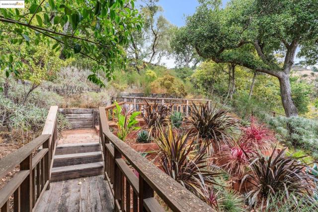 60 Panoramic Way, Berkeley CA: https://media.crmls.org/mediaz/0445d8f8-ac80-4b2e-8a1d-586db17b612f.jpg