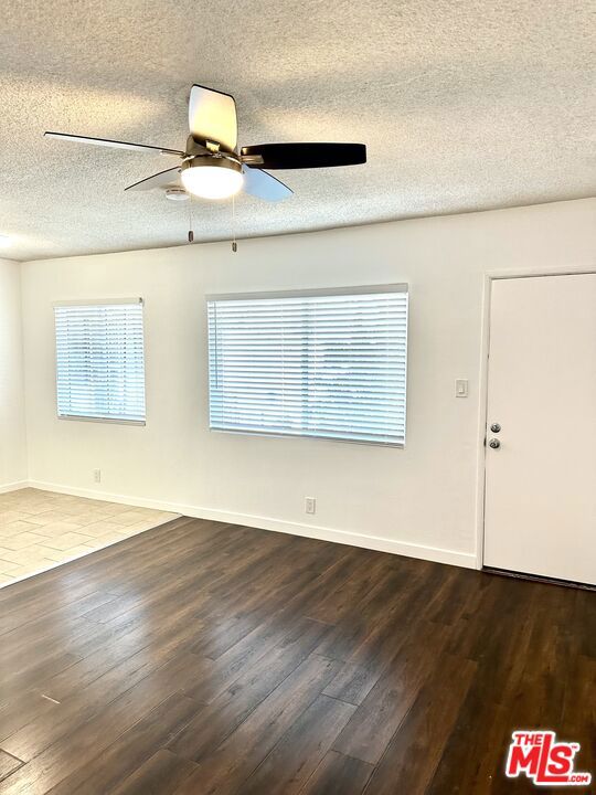 4115 W Century Boulevard, Inglewood CA: https://media.crmls.org/mediaz/04467d2c-c3ab-4b7b-b57a-e7292f5c924f.jpg
