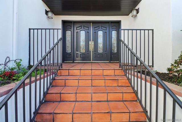 4367 Summit Dr, La Mesa CA: https://media.crmls.org/mediaz/044778cf-3708-40a4-a051-c6198ed5ada1.jpg