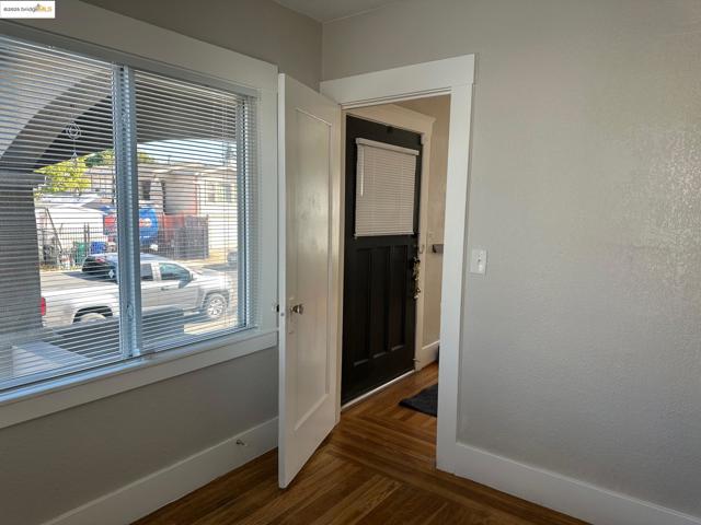 1937 87th Avenue, Oakland CA: https://media.crmls.org/mediaz/0447955f-226d-47e9-ada6-f9b979703d6d.jpg