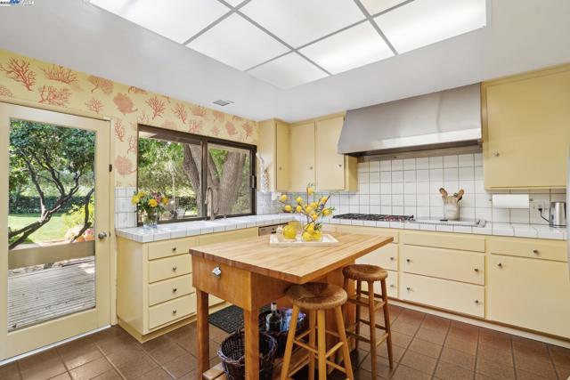 419 Burkhard Rd, Patterson CA: https://media.crmls.org/mediaz/0447c058-195c-4fa2-bcc5-18030e581c41.jpg