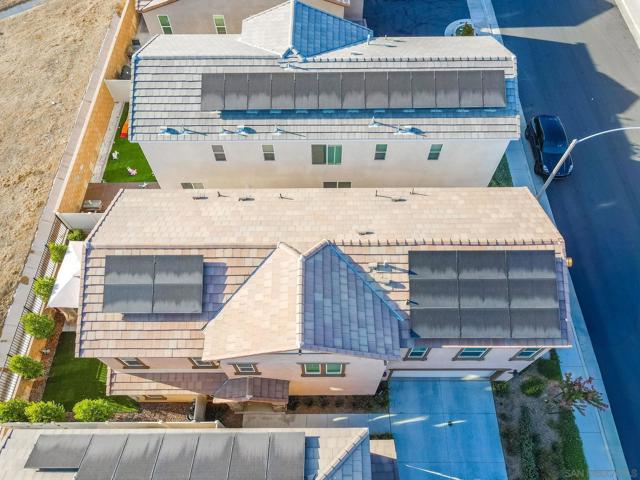 532 Enzo St, Lake Elsinore CA: https://media.crmls.org/mediaz/0447fe55-7833-4341-a97d-0b459aa47927.jpg