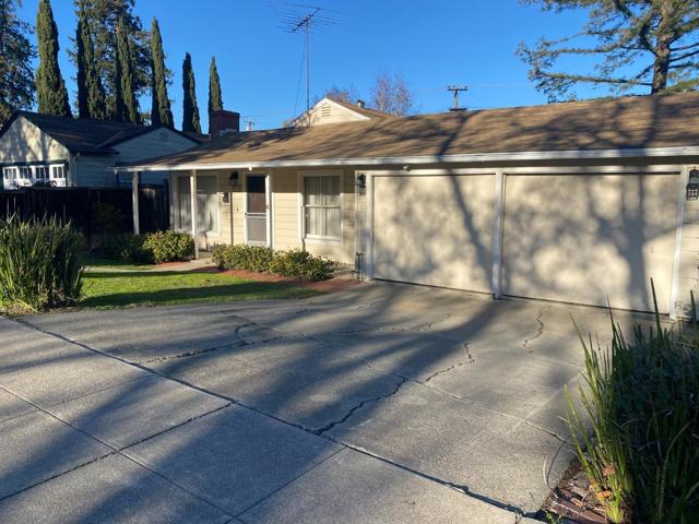 1271 Fernside Street, Redwood City CA: https://media.crmls.org/mediaz/044879a0-f3e8-44be-aa36-36b2aaadbdcc.jpg