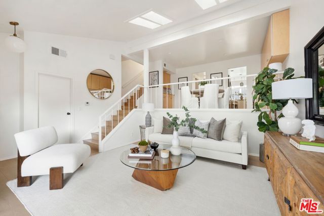 13010 Maxella Avenue, 5 photo 3