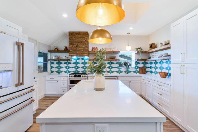59800 Onaga Trail, Joshua Tree CA: https://media.crmls.org/mediaz/0449728f-c984-46d4-945a-1abb5e36b680.jpg