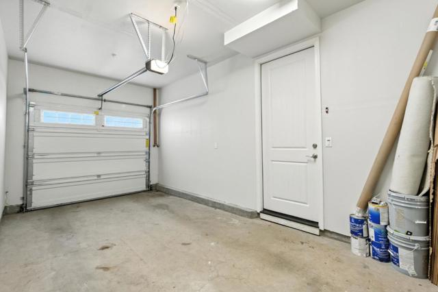 1018 Ocean View Avenue, Daly City CA: https://media.crmls.org/mediaz/04497358-7268-4ea3-8fc7-6c3abbef0fb2.jpg