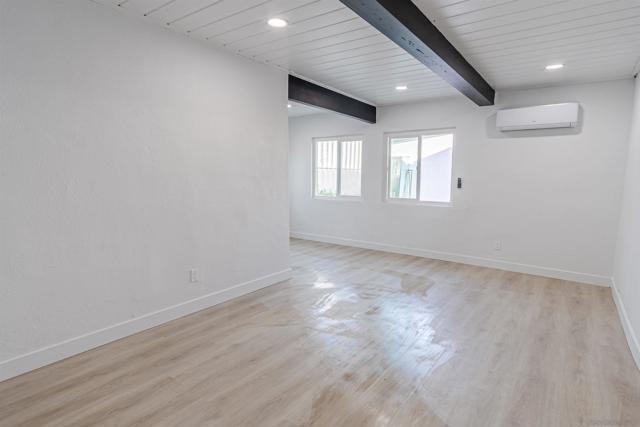 2813 15 46Th St, San Diego CA: https://media.crmls.org/mediaz/0449d108-ec54-4fcf-93d2-b282006433b5.jpg