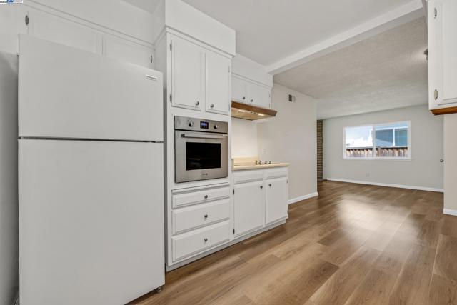 677 Wall St, Livermore CA: https://media.crmls.org/mediaz/0449d14f-f04a-4899-81bd-f0d803339374.jpg