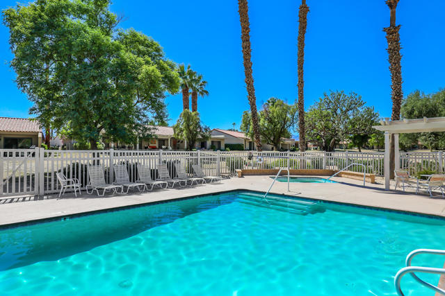 41531 Peach Tree Court, Palm Desert CA: https://media.crmls.org/mediaz/044a3b93-399b-4bbb-a78a-bd78ee99d4ec.jpg