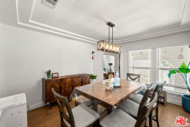 3871 Roxton Avenue, Los Angeles CA: https://media.crmls.org/mediaz/044aa728-7285-4d42-88cf-8e6f73257d29.jpg