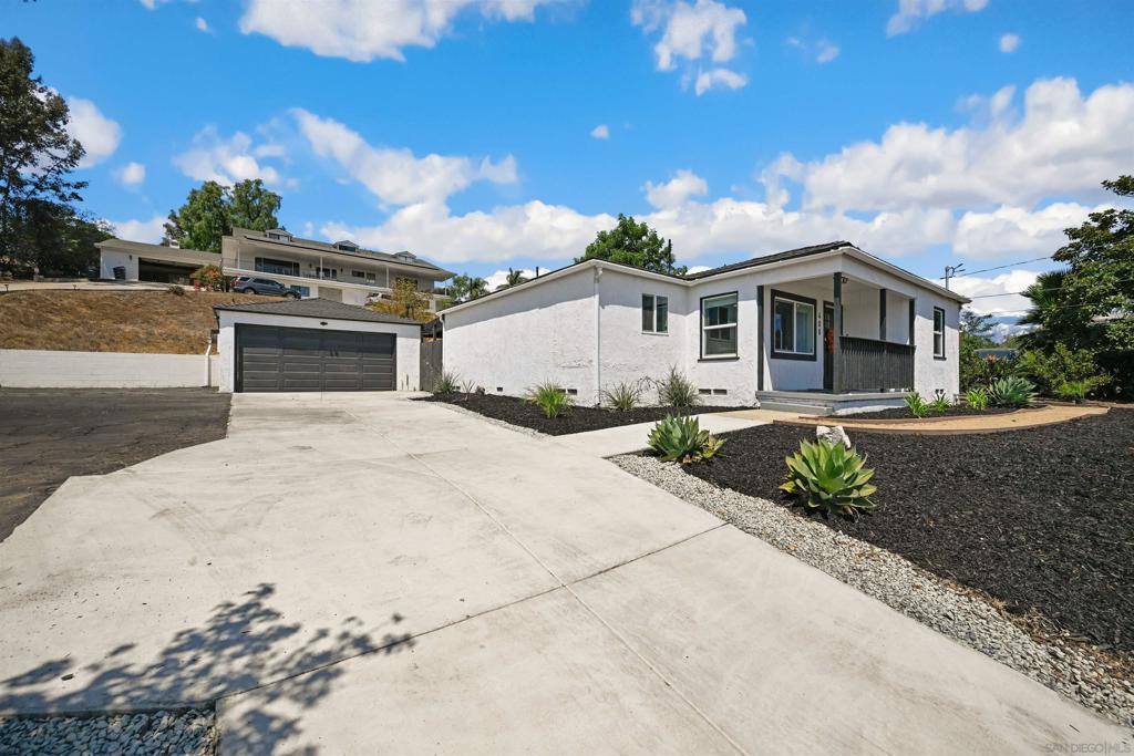 406 Tyrone St
