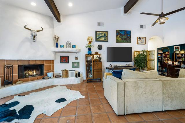 53845 Avenida Cortez, La Quinta CA: https://media.crmls.org/mediaz/044c0910-e651-42a7-84b1-1da6d90d32b1.jpg