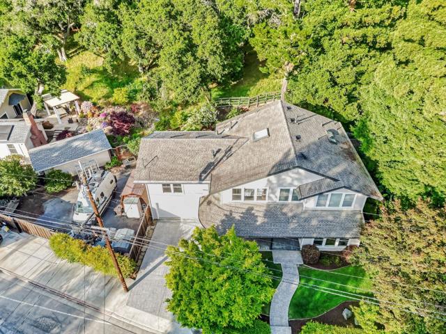 2940 San Juan Boulevard, Belmont CA: https://media.crmls.org/mediaz/044c9b99-294a-47d1-8cb4-665fb552dbbf.jpg