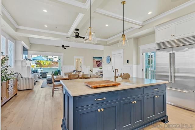 1050 Isabella Ave, Coronado CA: https://media.crmls.org/mediaz/044dc53e-c1f2-4137-8dab-70d154ea714b.jpg